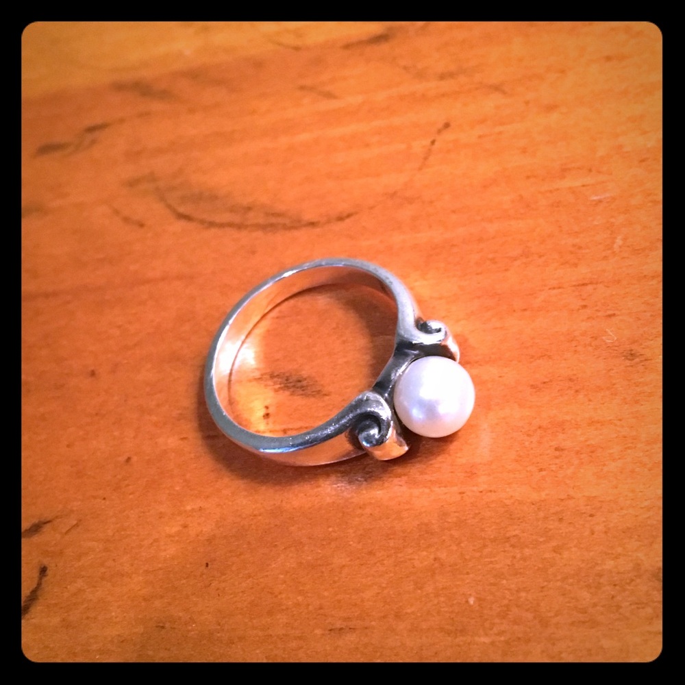 Berricle silver ring with pearl size 5.5